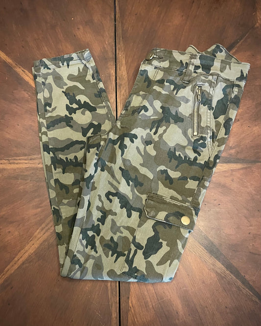 Ashley Mason Skinny Camo Cargo Skinny Pant with Star Patches