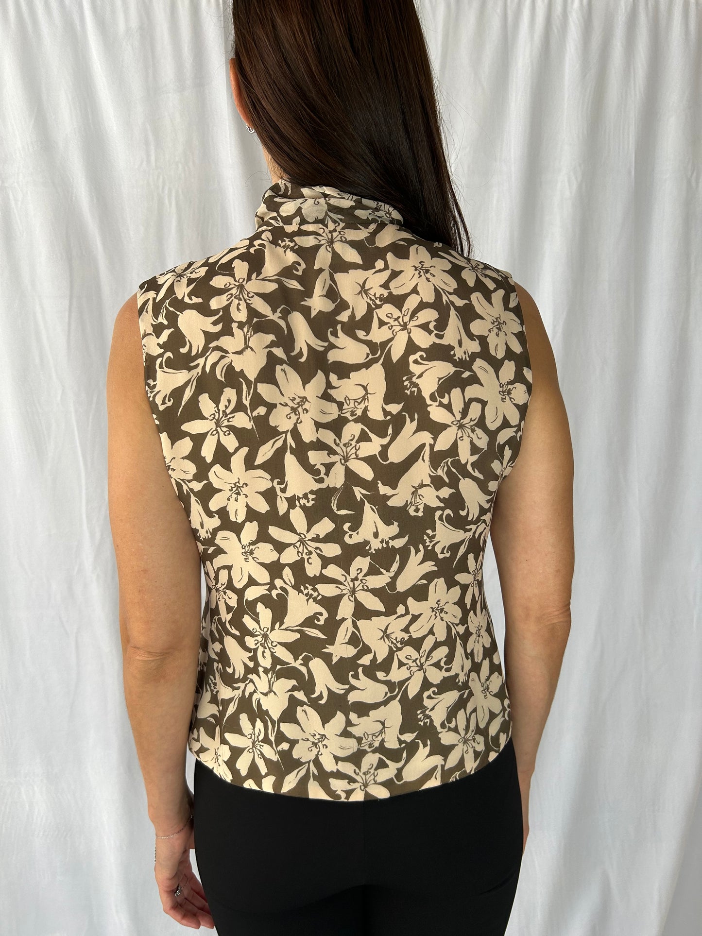 Carolina Herrera Floral Sleeveless Blouse with Ruffle Front