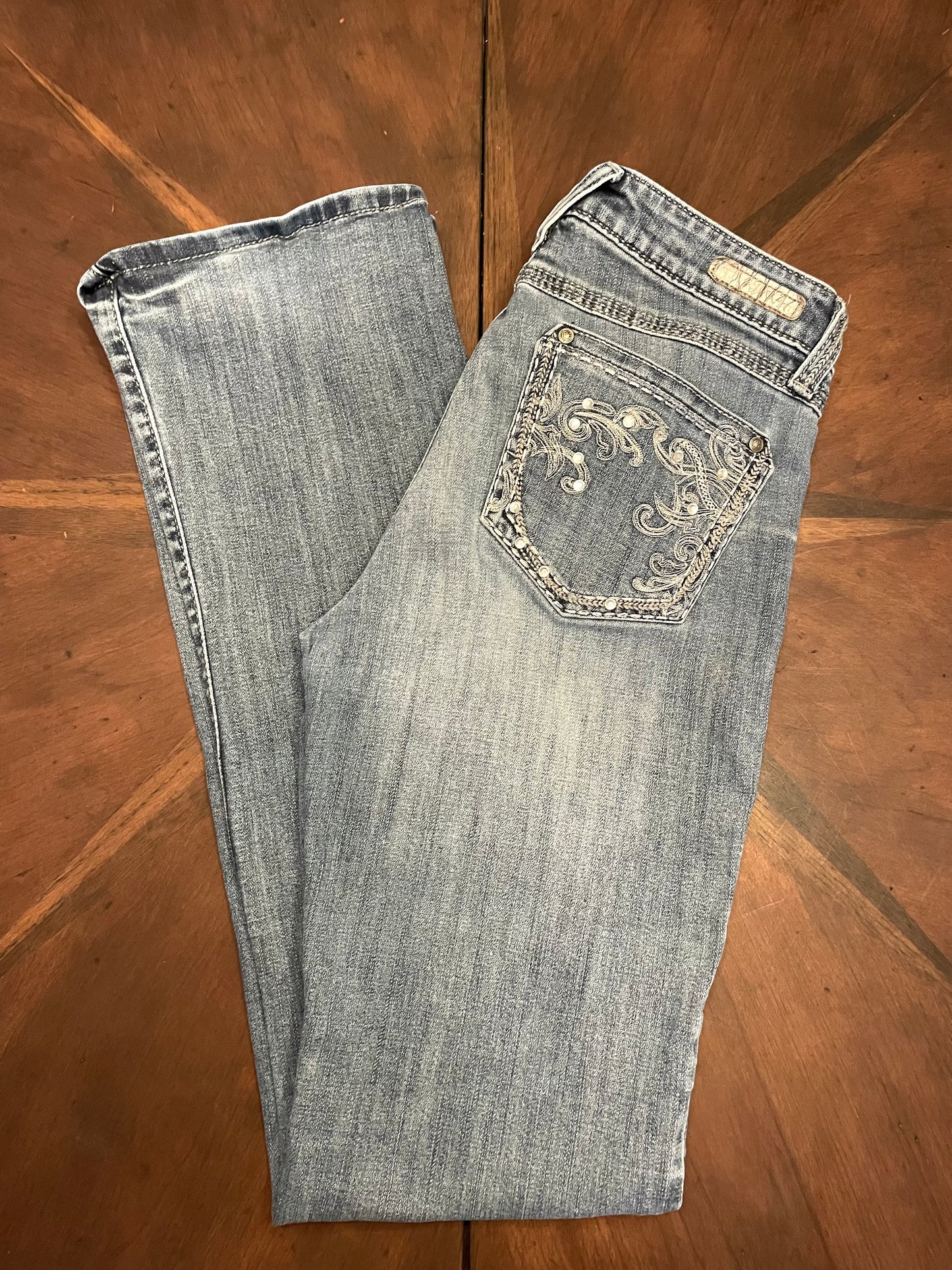 Wrangler Rock 47 5 Pkt Low-Rise Stretch Skinny Jeans w/ Jewels