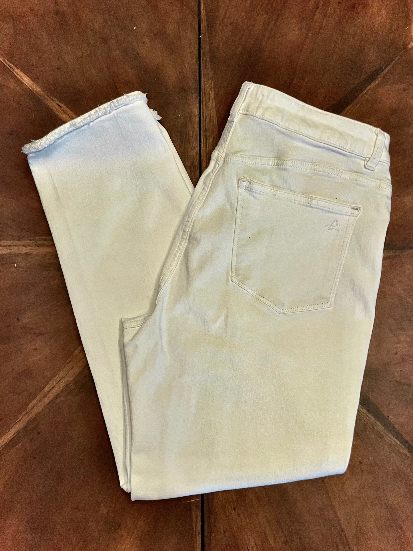 DL1961 Mid-Rise Ultra Insta Sculpt Straight White Jeans