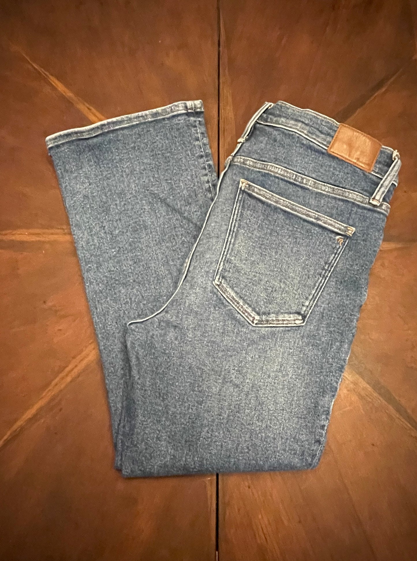 Madewell 5 pkt Light Rinse High-rise Bootcut Jeans with Gromits at Ankle