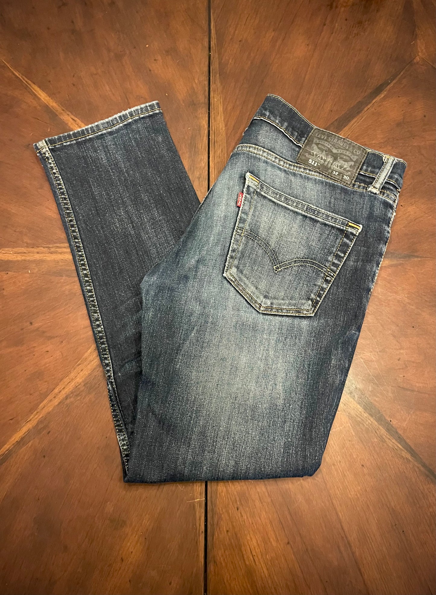 Levi's 5 pkt Dark Wash Slim High-rise 511 Jean