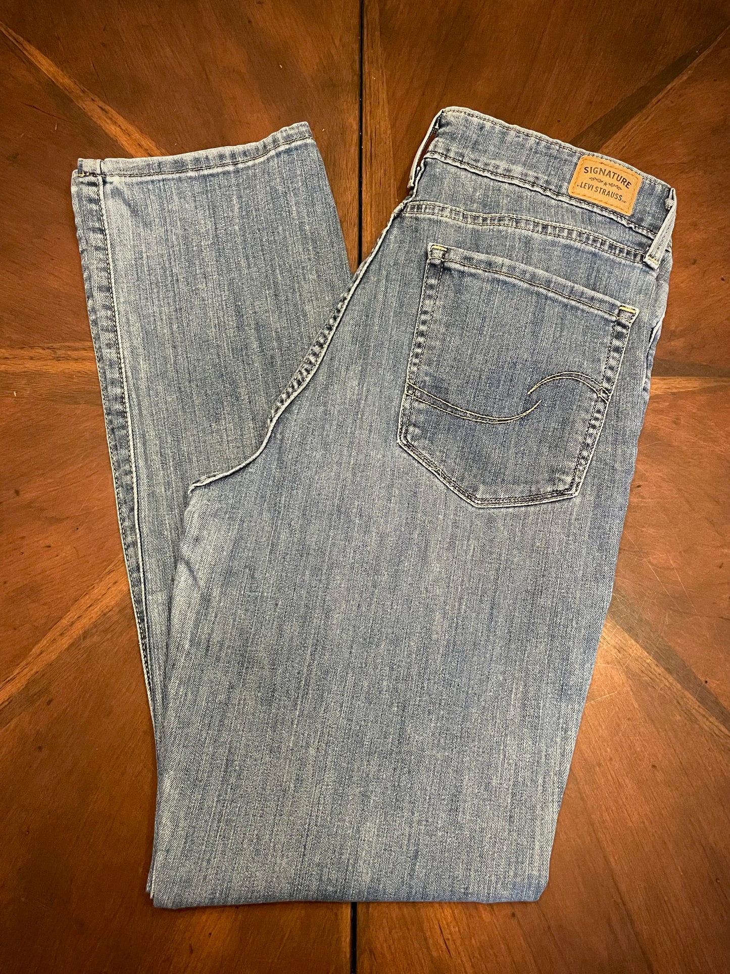 Levi's 5 pocket Mid-Rise Slim Jeans