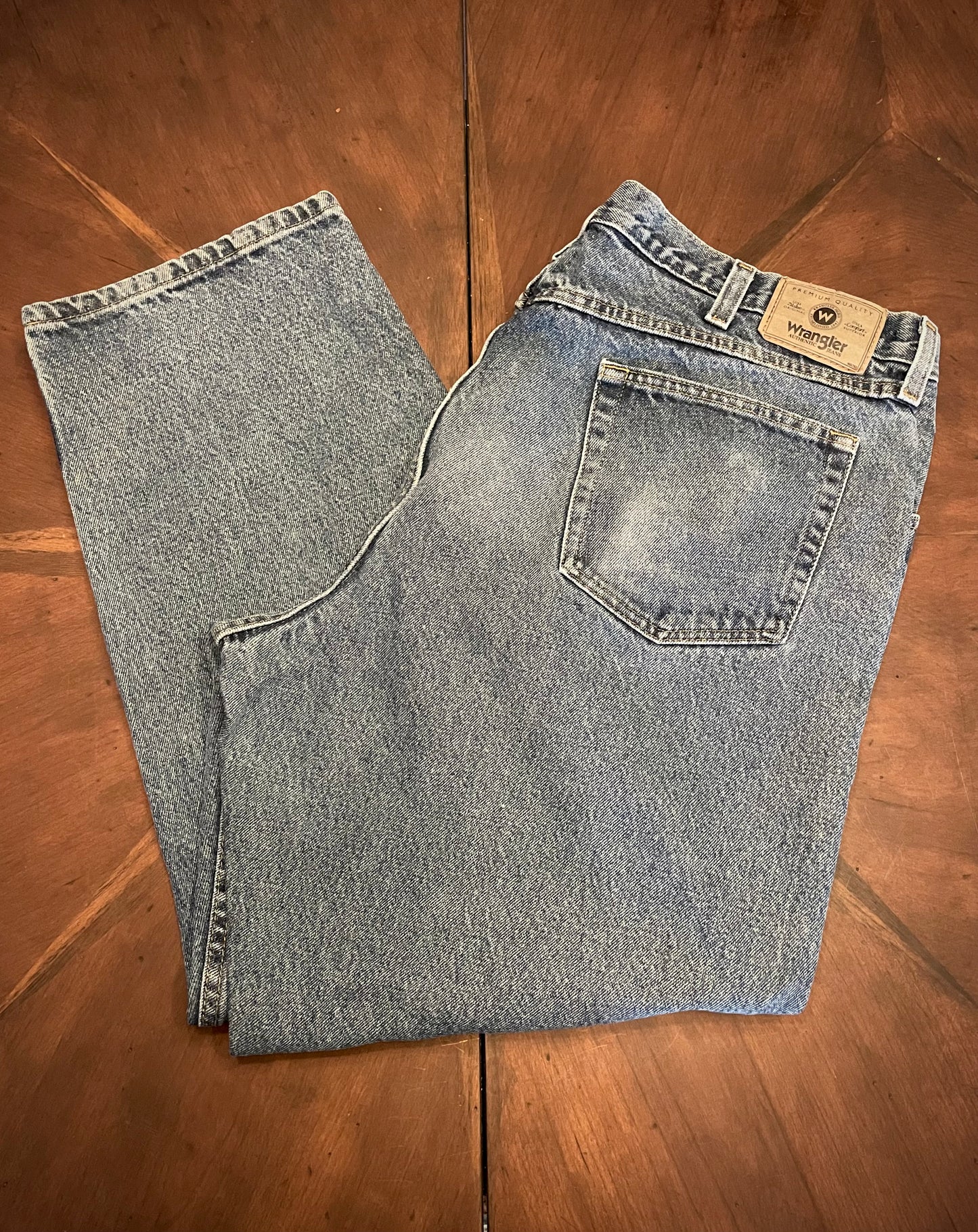 Wrangler 5 pkt Relaxed Regular Leg High-waisted Jeans